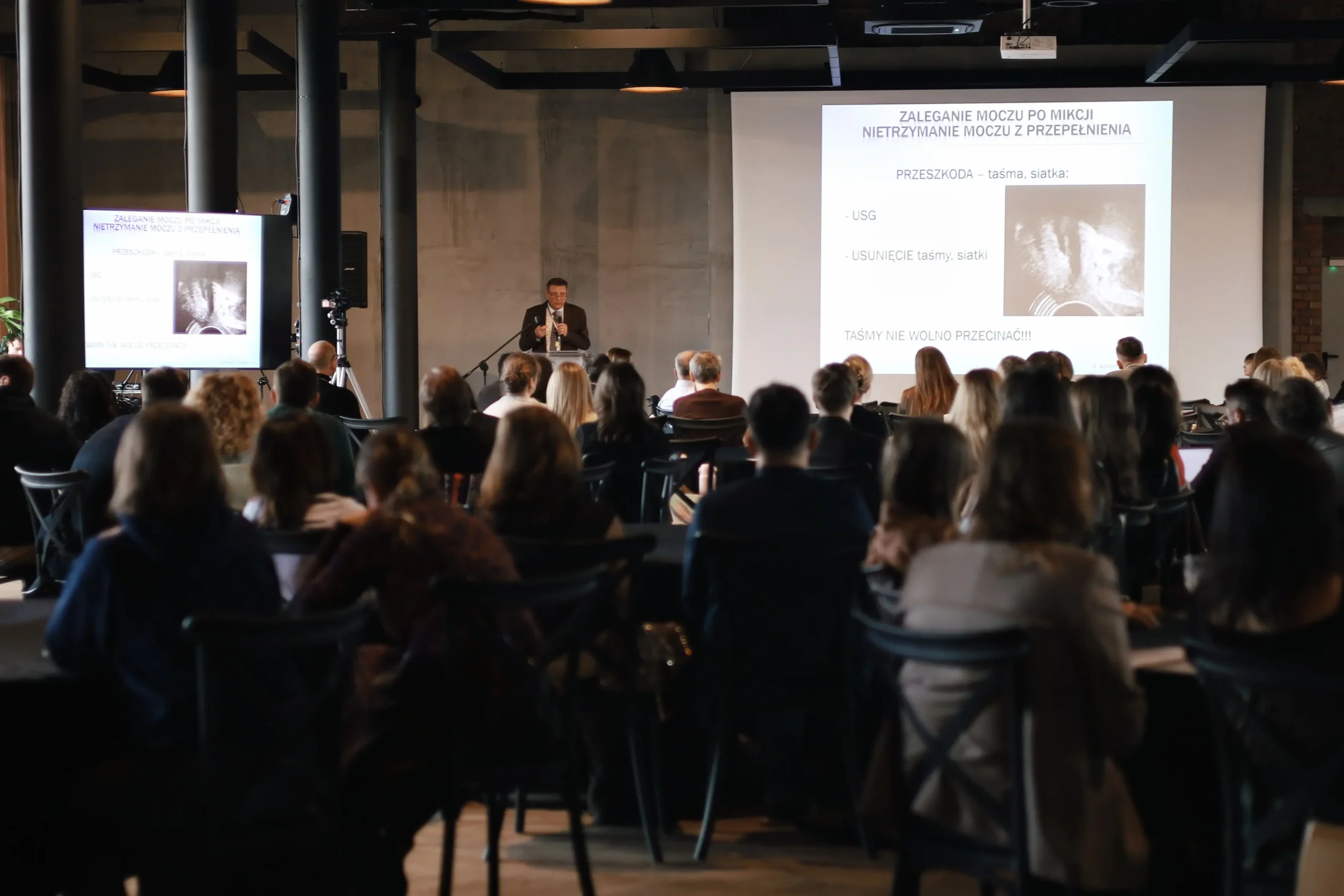 Grzegorz Surkont prowadzi wykład podczas konferencji Uroginekologia 2026