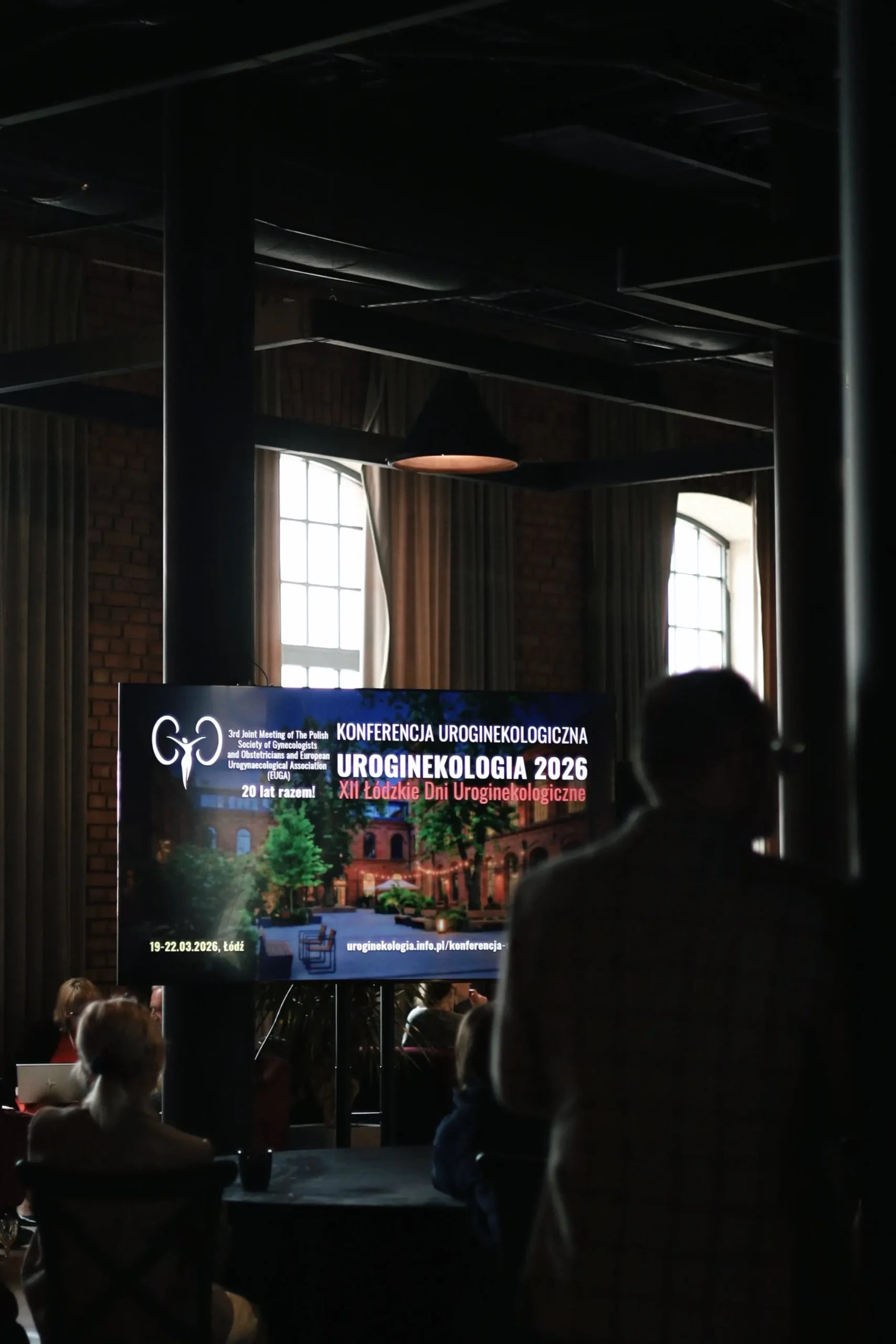 Ekran z reklamą konferencji Uroginekologia 2026